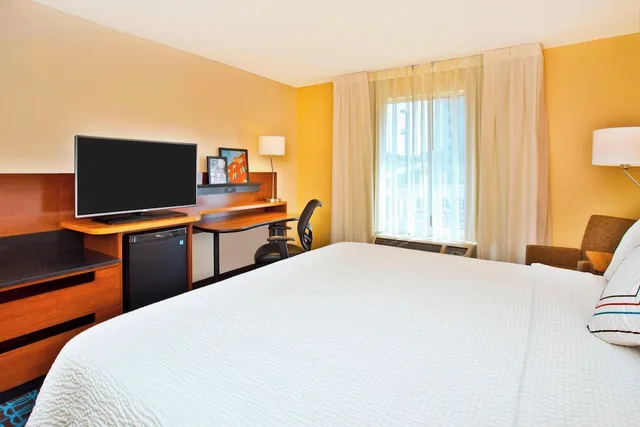 غرفة بسرير كينج لذوي الإعاقة، Fairfield Inn Suites Madison West Middleton 2/5