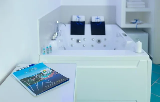 جناح بجاكوزي، Agave Hotel Residence Inn 3/3