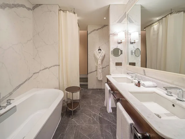 Suite, King Bed, Pool Side, The Ambassador Seoul - A Pullman Hotel 7/7