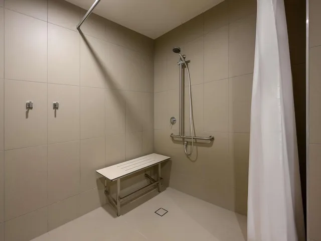 غرفة سوبيريور بسرير فردي وسرير كينج وسرير فردي، Ibis Melbourne Central 5/7