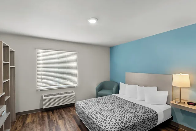 جناح بسرير كوين لذوي الإعاقة، WoodSpring Suites Newington - Hartford South 1/2