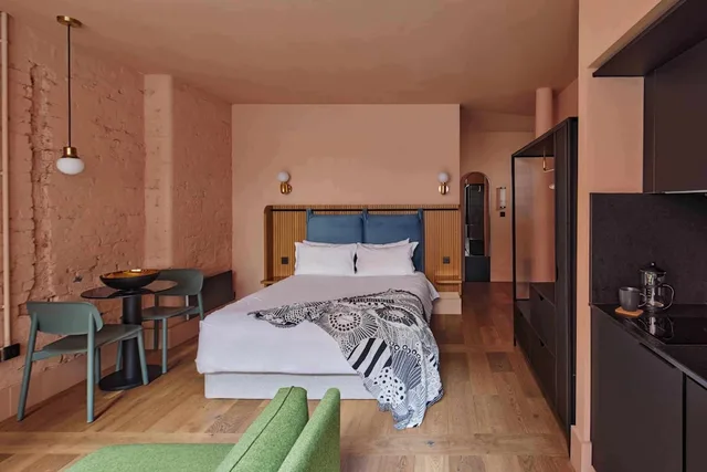 Connecting, Studio, Queen Bed, Whitworth Locke 1/5