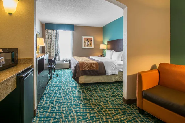 غرفة بسرير مزدوج، Comfort Inn & Suites Fort Lauderdale West Turnpike 2/6