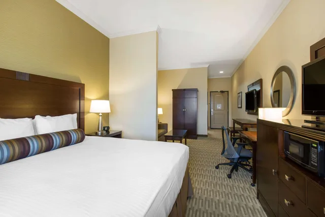 جناح بسرير كينج، The Oaks Hotel And Suites 1/2