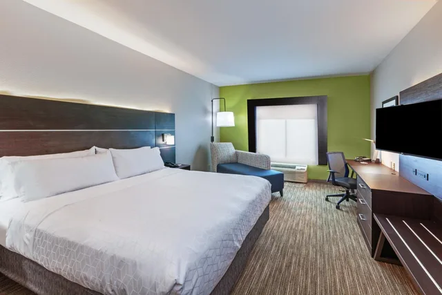 جناح تنفيذي، Holiday Inn Express Hotel & Suites Sealy 1/2