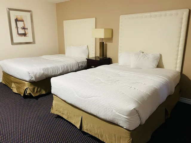 Room, 2 Queen Beds, Falls Lodge by the Falls 9/10