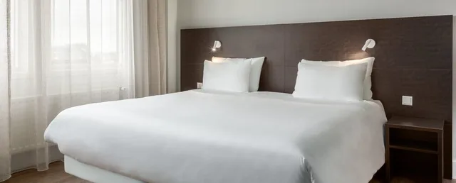 غرفة بسرير مزدوج بإطلالة على القناة، Nh City Centre Amsterdam 4/6
