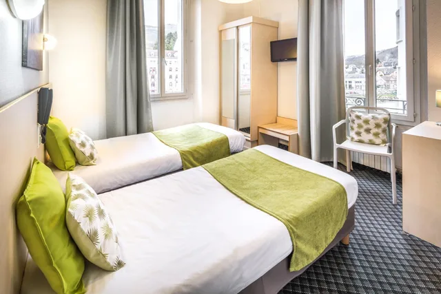 Room, Twin Beds, with View, Hotel Notre- Dame De France 1/3