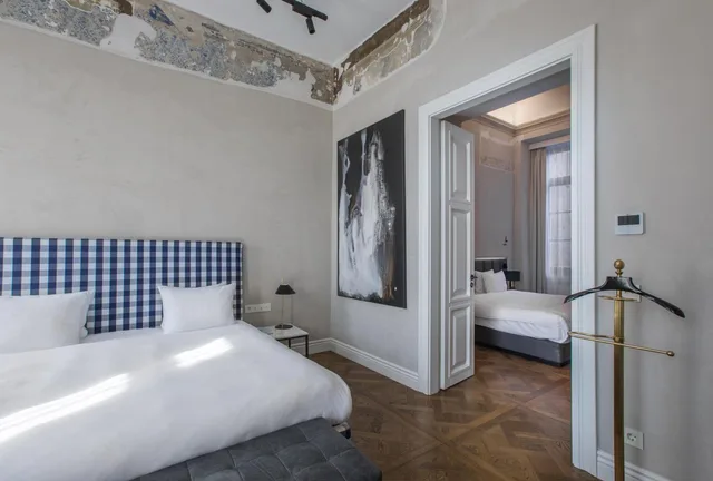 جناح جونيور عائلي، Hotel Pacai 2/4
