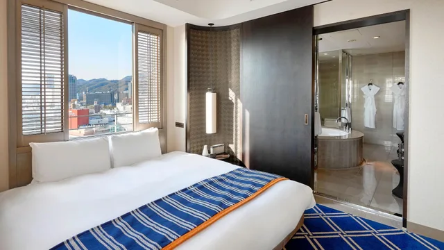 جناح جونيور بسرير كوين، Oriental Hotel 2/8