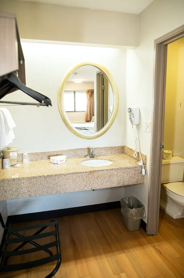 Deluxe, 2 Double Beds, Red Roof Inn Rochester - Henrietta 4/4
