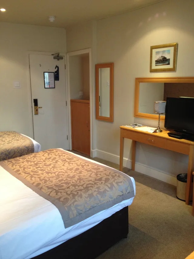 غرفة قياسية ثلاثية بسرير بطابقين وسرير فردي، BRIGHTON HOTEL(FORMERLY BEST WESTERN BRIGHTON) 4/10