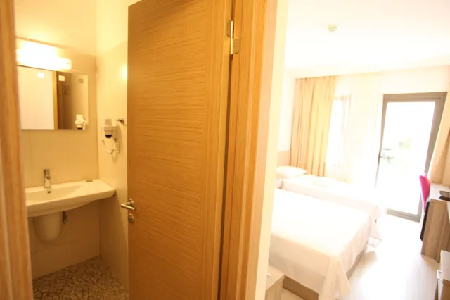غرفة قياسية ثلاثية بسرير مزدوج وسرير فردي، Aria Doria Otel 10/10