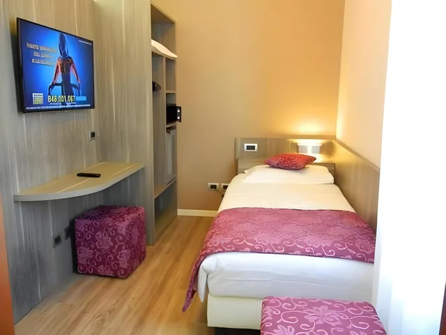 Executive, Hotel Delle Nazioni 2/2