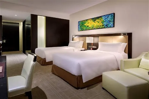 غرفة بسرير مزدوج أو سريرين منفصلين، Pavilion Hotel Kuala Lumpur Managed by Banyan Tree 2/4