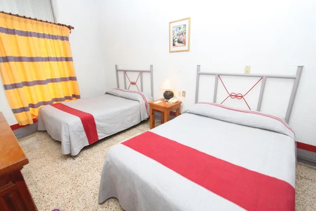 غرفة ثلاثية، Posada del Cid 2/3