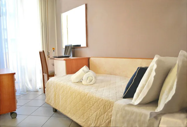 غرفة ديلوكس بشرفة مفردة بسرير فردي، HOTEL PRESTIGE 2/4