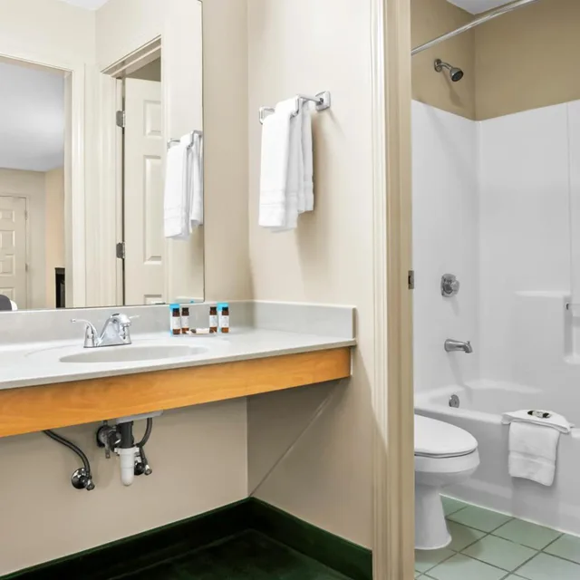 غرفة بسرير كينج للمدخنين، Americas Best Value Inn Rome 5/5