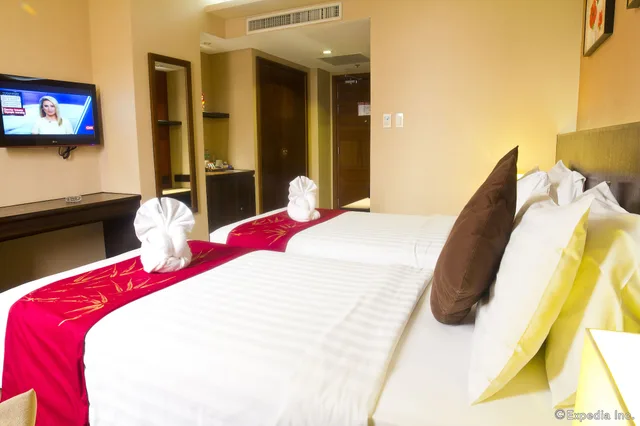 Deluxe, King Bed, Ramada by Wyndham Manila Central 7/10