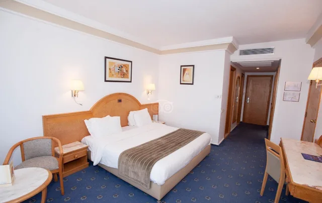 غرفة عائلية رباعية بسريرين منفصلين، Mahdia Palace Thalasso 2/4