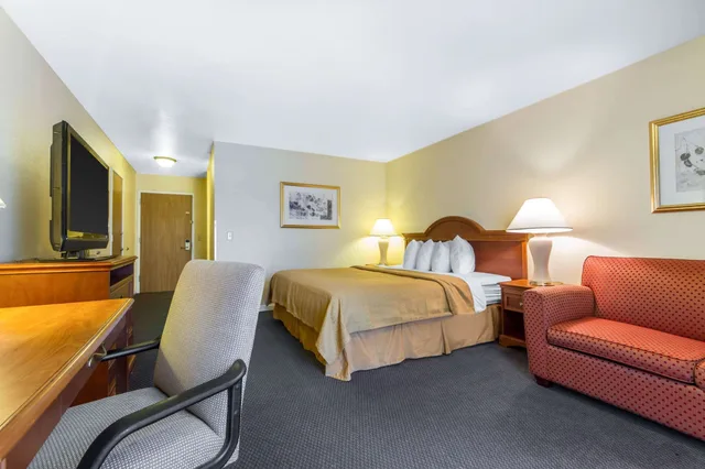 غرفة قياسية بسرير كينج، Quality Inn & Suites South San Jose / Morgan Hill 6/8