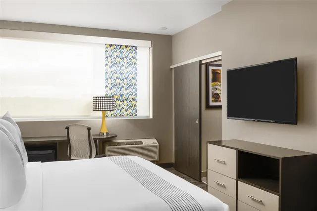 غرفة بسرير كينج، Glo Best Western Dawley Farms In Sioux Falls 2/7