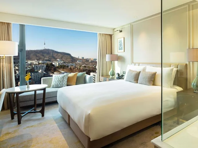 غرفة ديلوكس بسرير كينج، The Ambassador Seoul - A Pullman Hotel 3/9