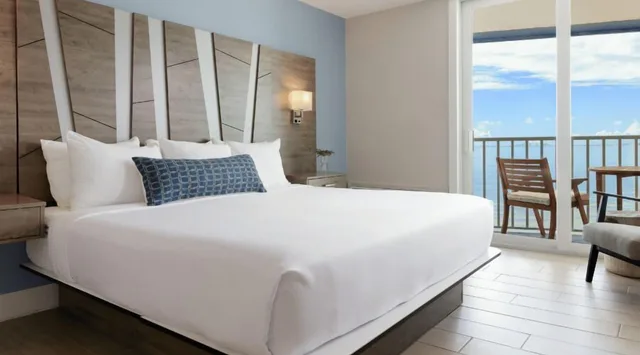 Premier, Suite, King Bed, Water Side، SkyBeach Resort 1/2