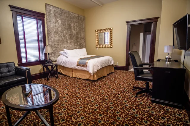 William, Queen Bed، The Hackett Hotel 1/1
