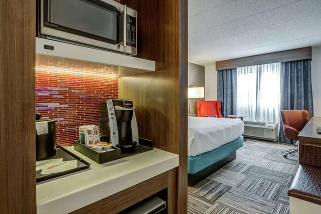 standard, Hilton Garden Inn Boston Waltham 4/4