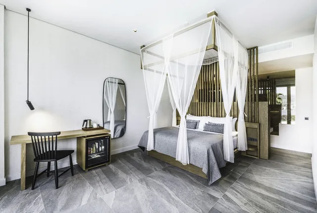 جناح حصري بسرير كينج بإطلالة على البحر بغرفة نوم واحدة بمسبح خاص، Cape Bodrum Luxury Hotel Beach 3/6