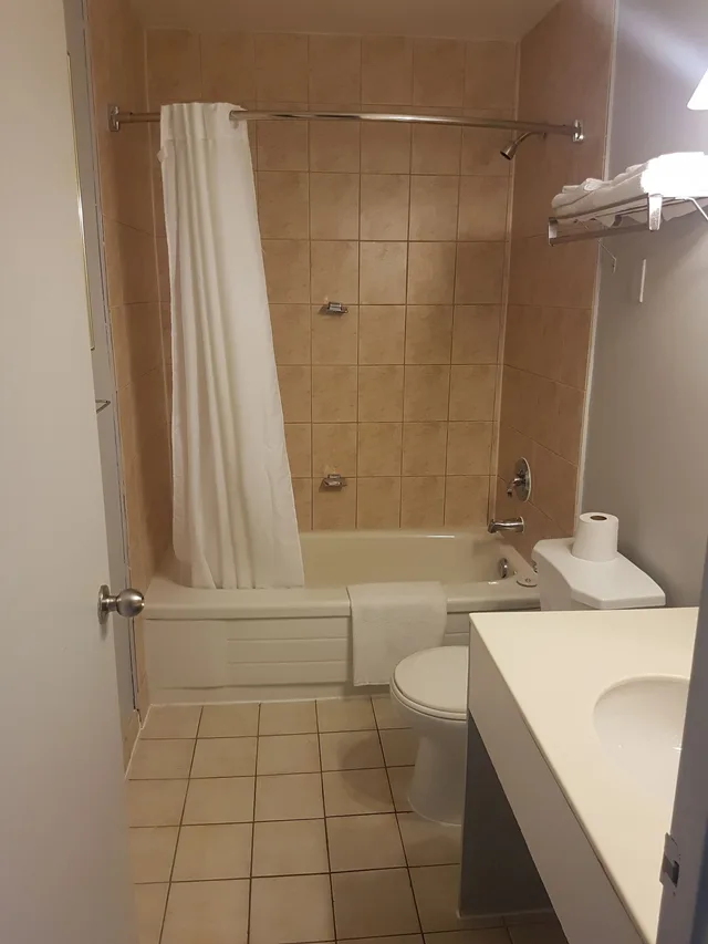 Suite, King Bed, Hot Tub, 7 Nights Stay 5/5