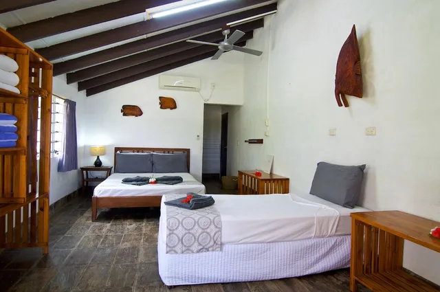 غرفة عائلية بسرير كوين وسريرين منفصلين بغرفة نوم واحدة، Deco Stop Lodge 6/10