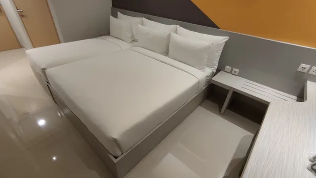 غرفة عائلية ثلاثية، Agogo Downtown Hotel Surabaya 2/6