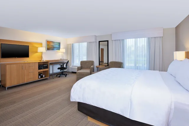 غرفة بريميوم بسرير كينج لذوي الإعاقة، HOLIDAY INN MORGANTOWN UNIVERSITY AREA 2/3
