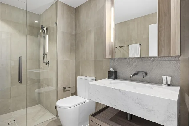 2 Bedrooms, Suite, 1 Queen and 1 Double Bed, Skyline View، Avani Living Queens Wharf Residences 8/9