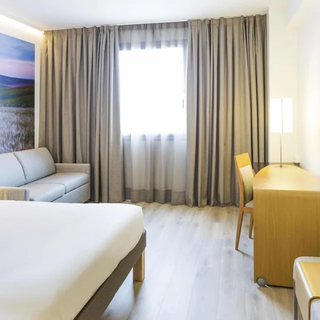 غرفة بسرير مزدوج، Novotel Sevilla 2/9