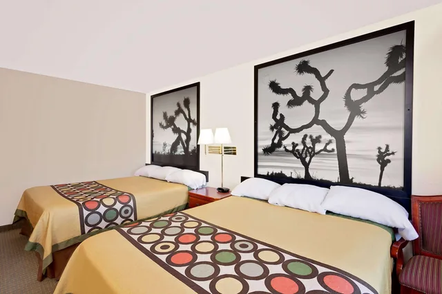 غرفة بسريرين كوين، Super 8 by Wyndham Yucca Val/Joshua Tree Nat Pk Area 1/1