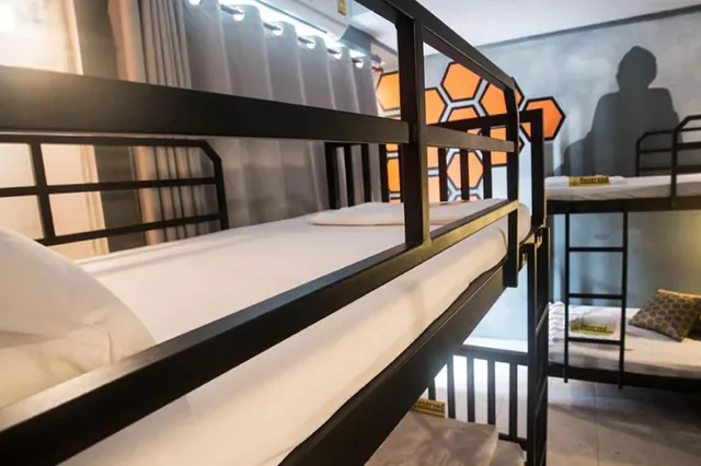 سكن مشترك مختلط بأسرّة بطابقين، Beehive Phuket Old Town - Hostel 1/1