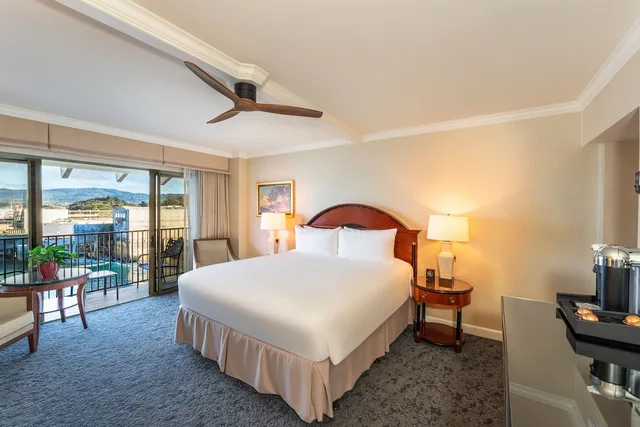 غرفة بسرير كوين بإطلالة جزئية على البحر، Monterey Plaza Hotel & Spa 3/6