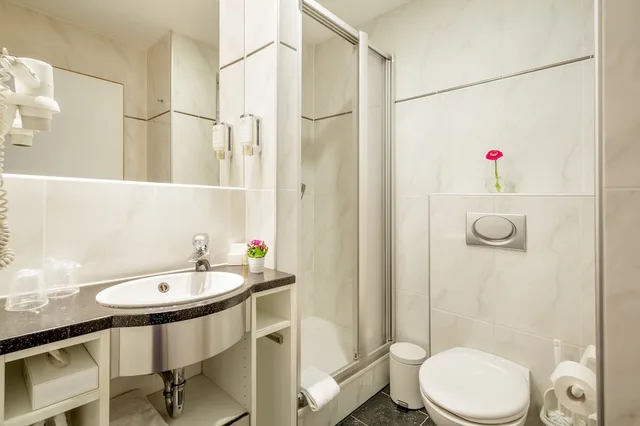 غرفة قياسية بسرير مزدوج أو سريرين منفصلين، Messehotel Koln Deutz Formerly Kolpinghaus Messehotel 3/4