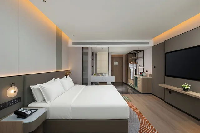 غرفة بريميوم بسرير كينج بإطلالة على الحديقة، Holiday Inn Rizhao Seaview by IHG 3/5