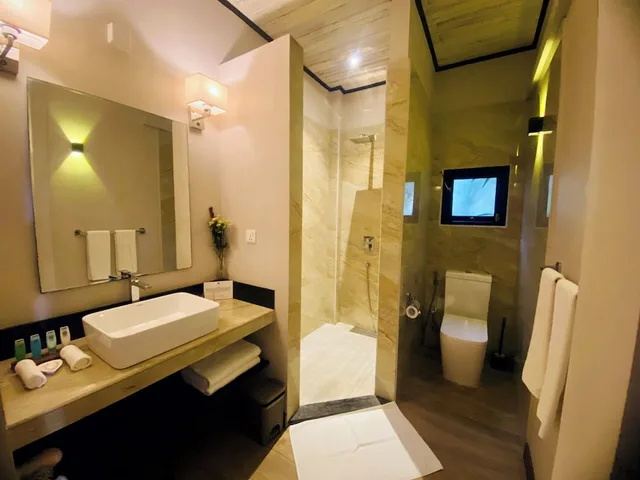 Deluxe, King Bed, Tabula Rasa Resort 2/3