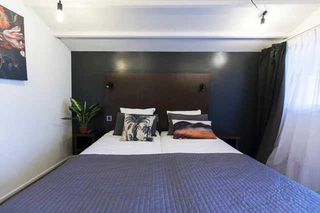 غرفة بسريرين منفصلين بإطلالة على الحديقة، Quentin England Hotel 6/8