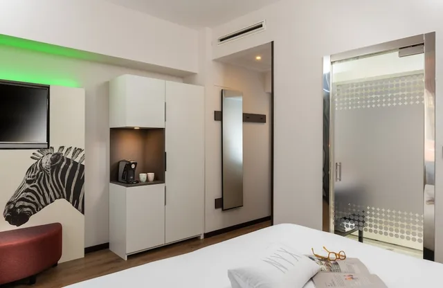 Down to Earth, Double Bed، NYX Hotel Bilbao by Leonardo Hotels 5/7
