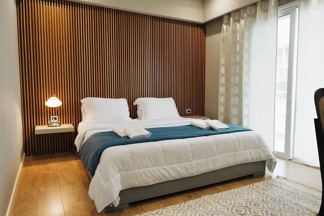 جناح سوبيريور بسرير كينج بإطلالة على البحر بشرفة مع أريكة، Blue Sky Hotel 10/10