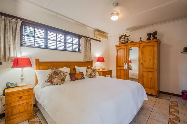 Room 2, Double or Twin Bed، Honeypot Guesthouse 2/3