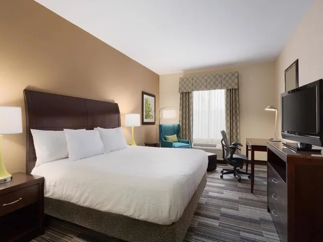 Standard, Hilton Garden Inn Abilene 1/2