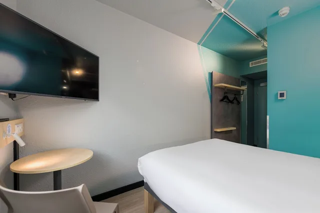 Compact, Double Bed, Garden View، ibis budget Hamburg St Pauli Messe 6/10