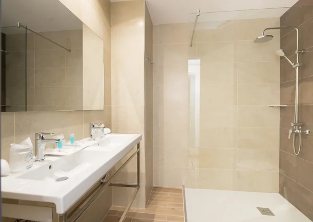جناح، Hotel Lopez - Suitehotel Playa del Ingles 1/1
